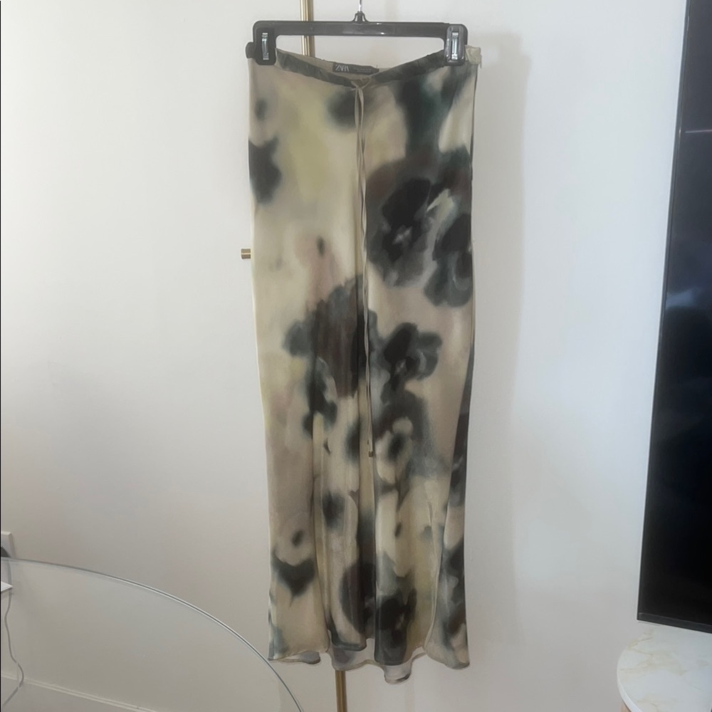 Comfort and Style! The Perfect Zara Cream Maxi Slip Skirt